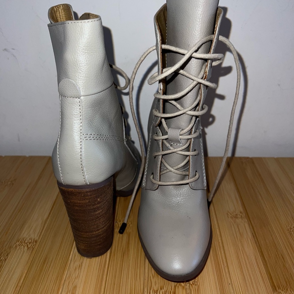Nordstrom Elegant Gray Lace-Up Ankle Boots